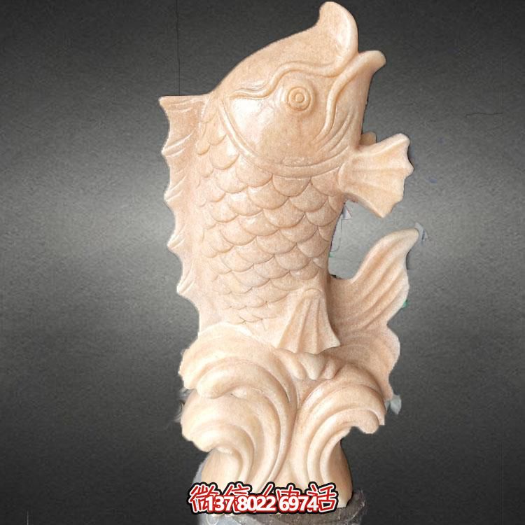 集大理石石雕、水景擺件、鯉魚雕塑于一體的精美藝術品