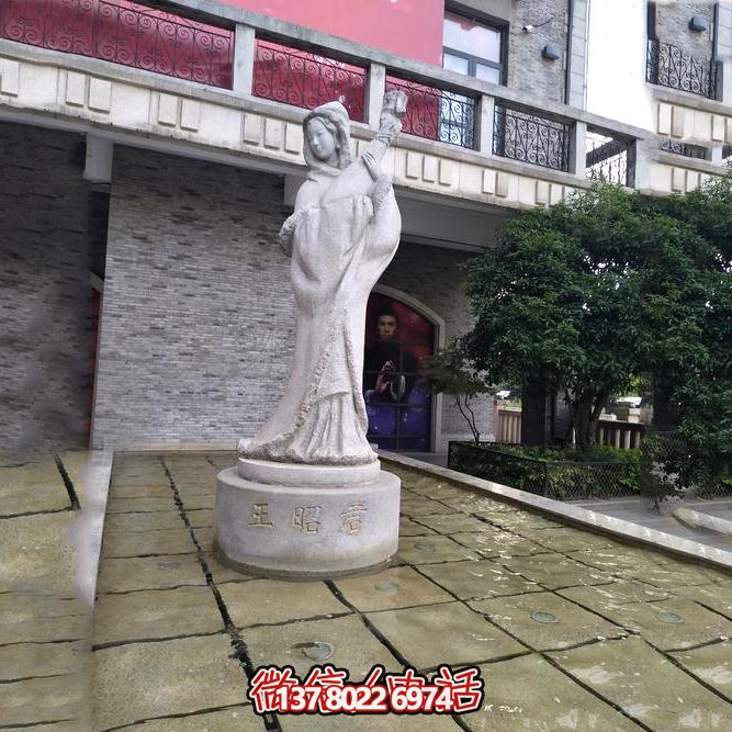 傳承歷史的美，贊美女王的神奇雕像