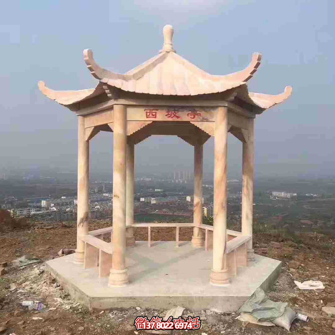 西坡涼亭景觀，觀賞大型晚霞紅