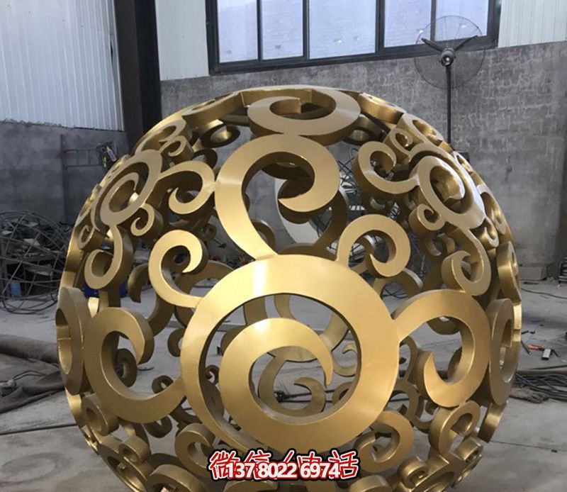 不銹鋼鏤空球雕塑，美化戶外景觀