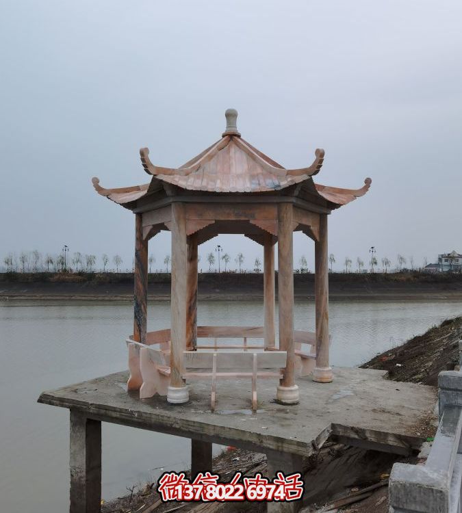 紅晚霞涼亭寧?kù)o戶(hù)外里的石雕美景