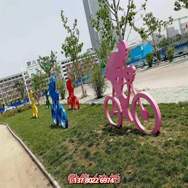 校園不銹鋼鐵藝騎自行車運(yùn)動主題人物雕塑