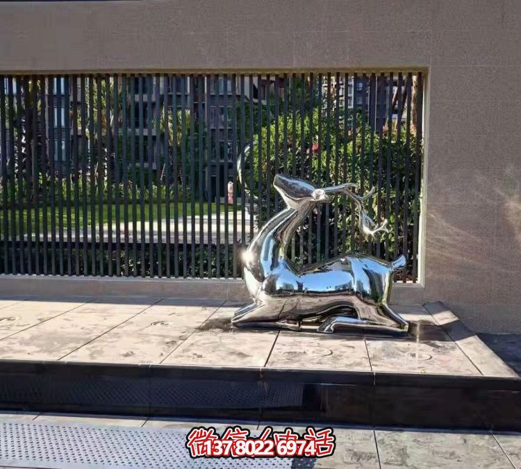 抬頭跪地鹿雕塑，地產售樓部鏡面不銹鋼鹿動物擺件